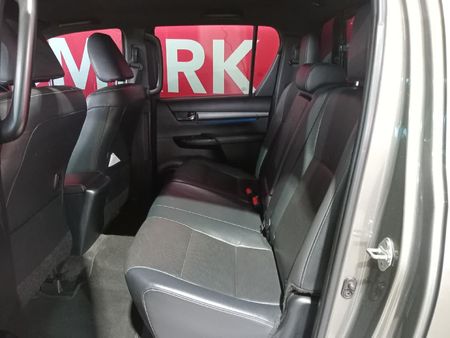 2022-Toyota-Hilux-28-GD-6-Raised-Body-Legend-4x4-Auto-Double-Cab_8