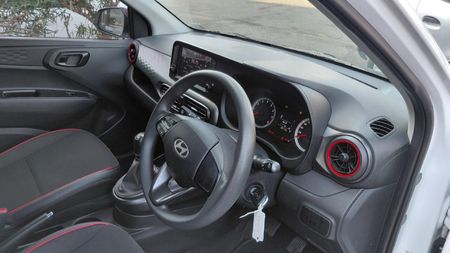 2026-Hyundai-Grand-i10-10-Motion_18