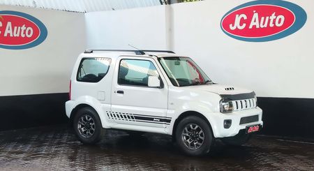 2015-Suzuki-Jimny-13_1