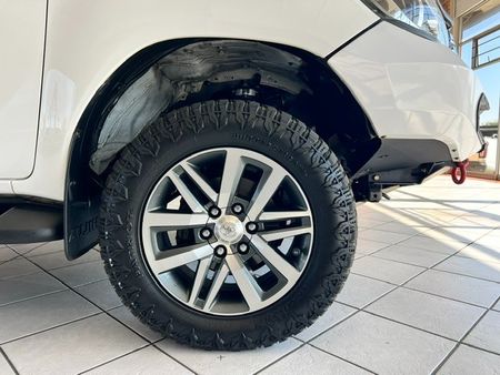 2019-Toyota-Hilux-28-GD-6-Raider-4x4-Auto-Double-Cab_9