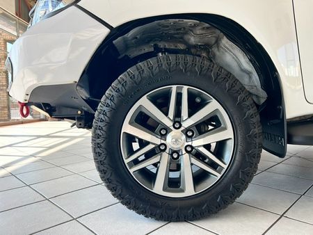 2019-Toyota-Hilux-28-GD-6-Raider-4x4-Auto-Double-Cab_3