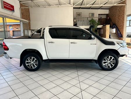 2019-Toyota-Hilux-28-GD-6-Raider-4x4-Auto-Double-Cab_8