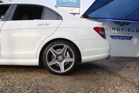2007-Mercedes-AMG-C-Class-C63-AMG_9