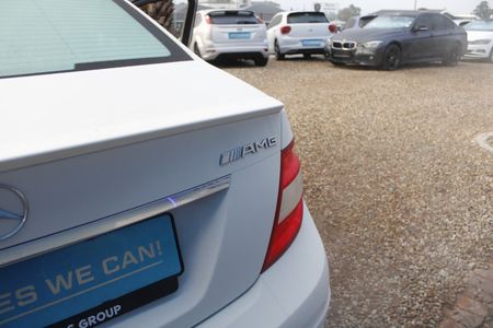 2007-Mercedes-AMG-C-Class-C63-AMG_10