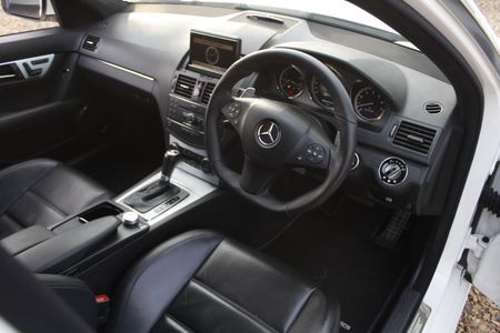 2007-Mercedes-AMG-C-Class-C63-AMG_13