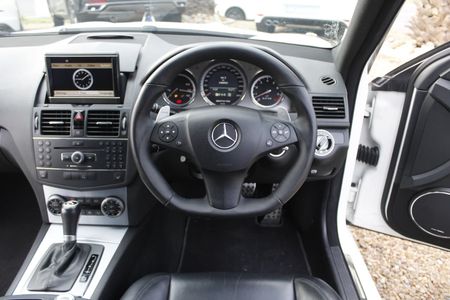 2007-Mercedes-AMG-C-Class-C63-AMG_14