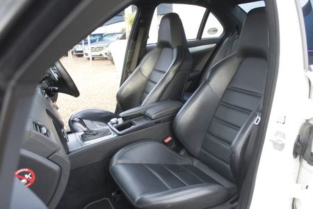 2007-Mercedes-AMG-C-Class-C63-AMG_17
