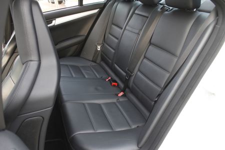 2007-Mercedes-AMG-C-Class-C63-AMG_18