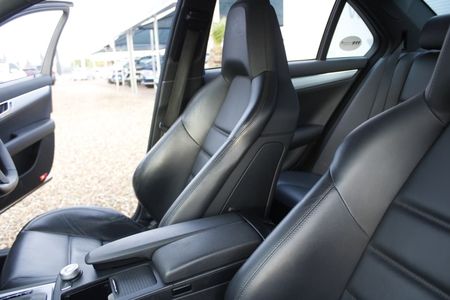 2007-Mercedes-AMG-C-Class-C63-AMG_19