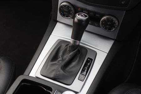 2007-Mercedes-AMG-C-Class-C63-AMG_23