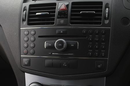 2007-Mercedes-AMG-C-Class-C63-AMG_24