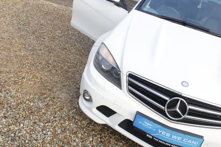 2007-Mercedes-AMG-C-Class-C63-AMG_6