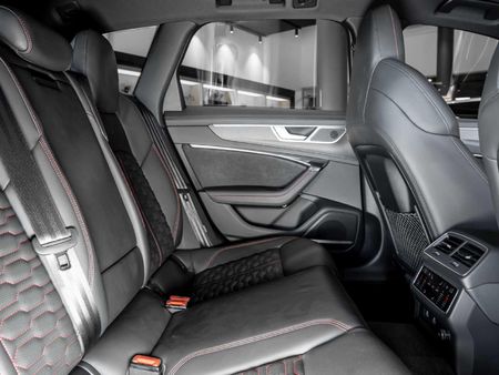 2023-Audi-RS6-Avant-Performance-Auto_10