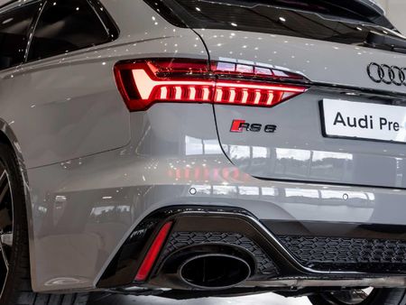 2023-Audi-RS6-Avant-Performance-Auto_17