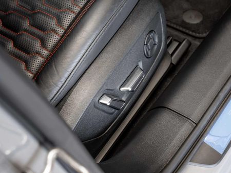 2023-Audi-RS6-Avant-Performance-Auto_26