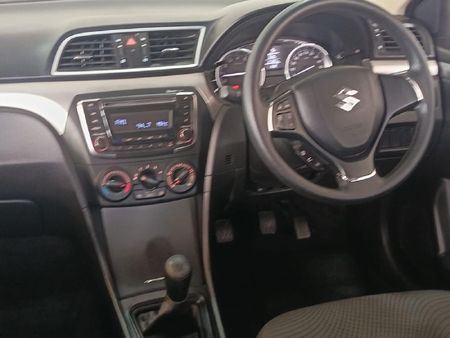 2025-Suzuki-Ciaz-15-GL_23