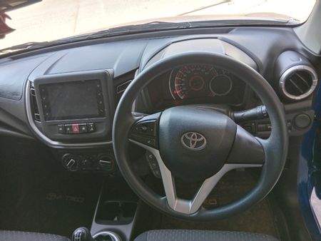 2024-Toyota-Vitz-10-XR-Petrol-Manual_8