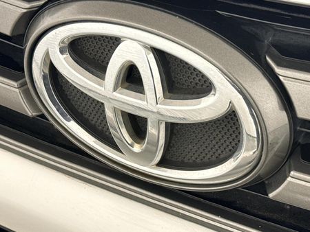 2018-Toyota-Hilux-24-GD-6-Raised-Body-SRX-Extended-Cab_9