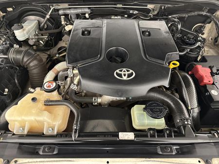 2018-Toyota-Hilux-24-GD-6-Raised-Body-SRX-Extended-Cab_11