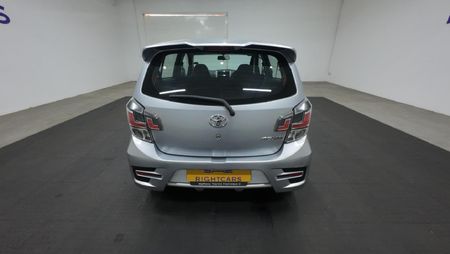 2022-Toyota-Agya-10_4