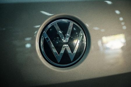 2024-Volkswagen-Polo-Vivo-14-Trendline-5-dr_24