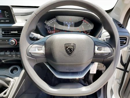 2026-Peugeot-Landtrek-19D-Professional-Single-Cab_10
