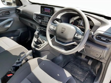 2026-Peugeot-Landtrek-19D-Professional-Single-Cab_5