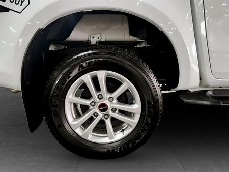 2026-Isuzu-D-Max-19-DDI-HR-LS-Auto-Double-Cab_7