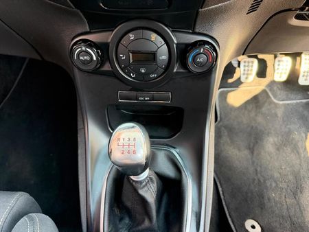 2014-Ford-Fiesta-ST-16-EcoBoost-GDTi_18