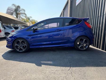 2014-Ford-Fiesta-ST-16-EcoBoost-GDTi_2