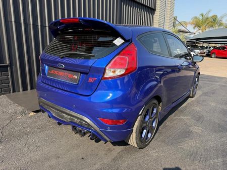 2014-Ford-Fiesta-ST-16-EcoBoost-GDTi_4