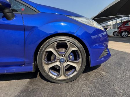 2014-Ford-Fiesta-ST-16-EcoBoost-GDTi_8