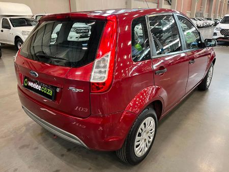 2014-Ford-Figo-14-Ambiente_2