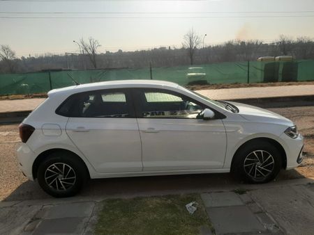 2024-Volkswagen-Polo-10-TSI-Life_14