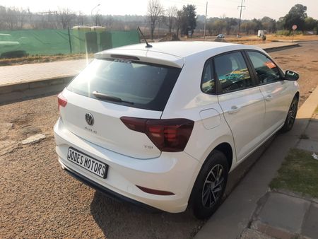 2024-Volkswagen-Polo-10-TSI-Life_17