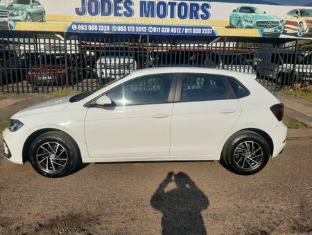 2024-Volkswagen-Polo-10-TSI-Life_4