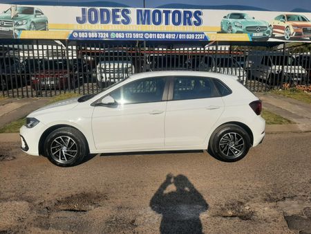 2024-Volkswagen-Polo-10-TSI-Life_5