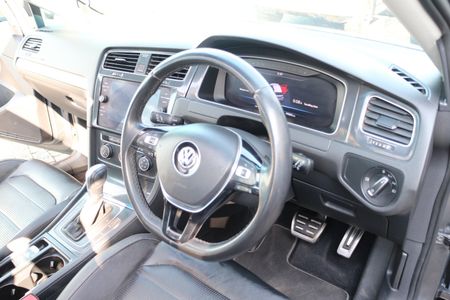 2018-Volkswagen-Golf-VII-20-TDI-Comfortline-Auto_12