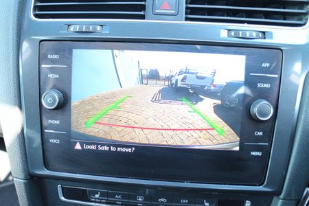 2018-Volkswagen-Golf-VII-20-TDI-Comfortline-Auto_15