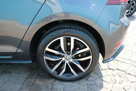 2018-Volkswagen-Golf-VII-20-TDI-Comfortline-Auto_25