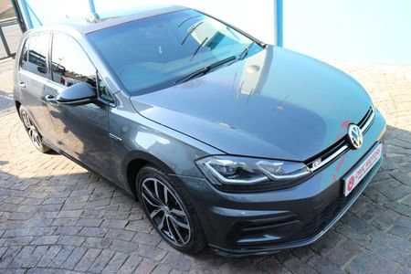 2018-Volkswagen-Golf-VII-20-TDI-Comfortline-Auto_2