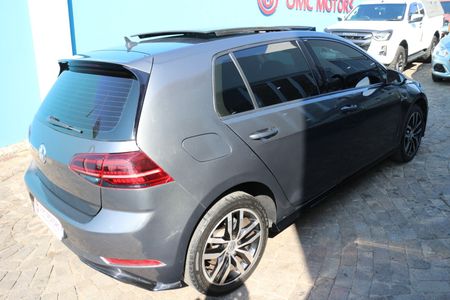 2018-Volkswagen-Golf-VII-20-TDI-Comfortline-Auto_3