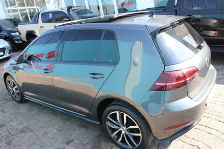 2018-Volkswagen-Golf-VII-20-TDI-Comfortline-Auto_4