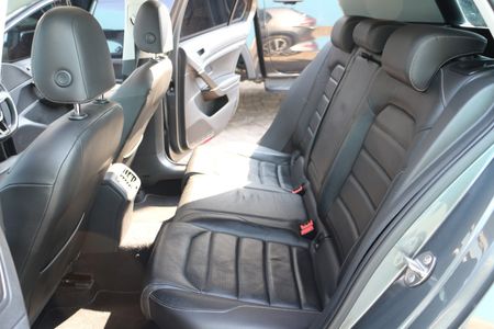 2018-Volkswagen-Golf-VII-20-TDI-Comfortline-Auto_8