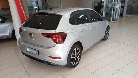 2023-Volkswagen-Polo-10-TSI_11