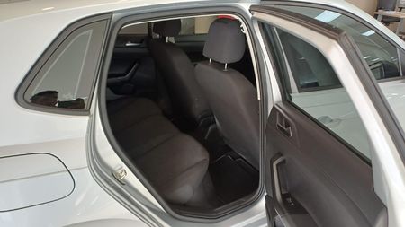 2023-Volkswagen-Polo-10-TSI_6