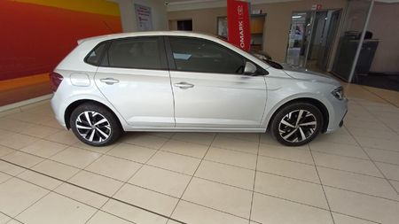 2023-Volkswagen-Polo-10-TSI_8