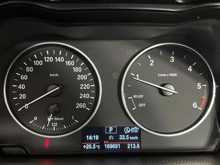 2015-BMW-2-Series-220d-Active-Tourer-Auto_2