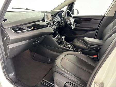 2015-BMW-2-Series-220d-Active-Tourer-Auto_8