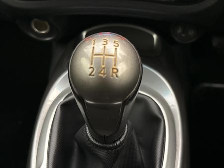 2013-Nissan-Juke-16-Acenta_10